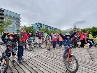 ZH 5.6.21 - Oerlikerpark, eine Gruppenfoto vor dem Start (und vor dem Regen)