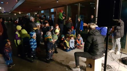 ZH 13.1.21 - Konzert der Luusbuebe an der Ankunft bei der Pfingstweidschule